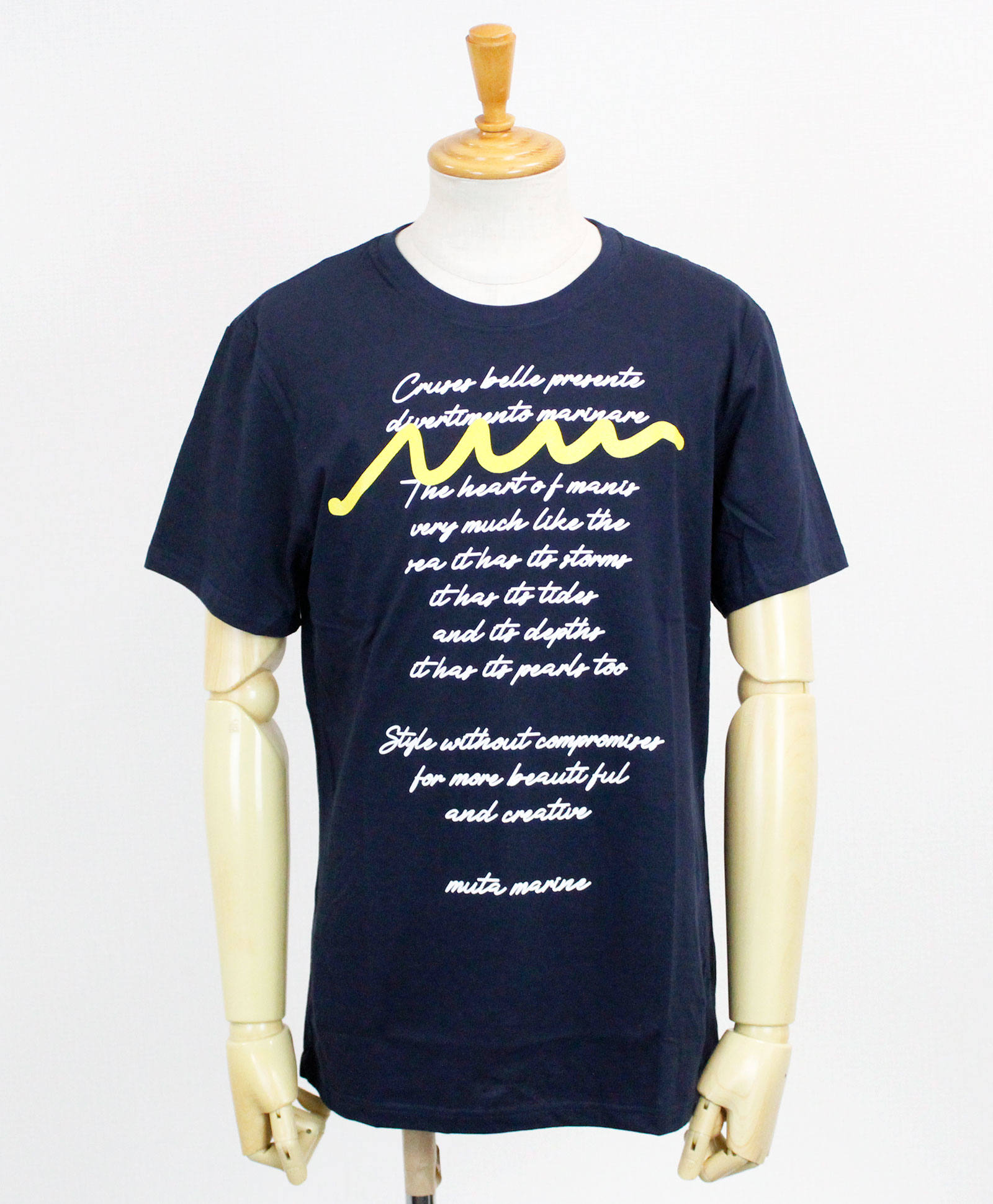 Muta Muta Marine ムータマリン メンズ Lettered Tシャツ ネイビー Maverick Group Online Store